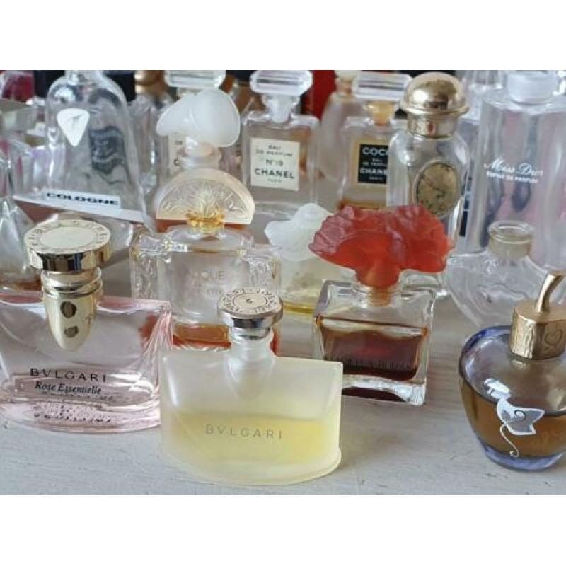 Oude mini flesjes miniatuur parfum
