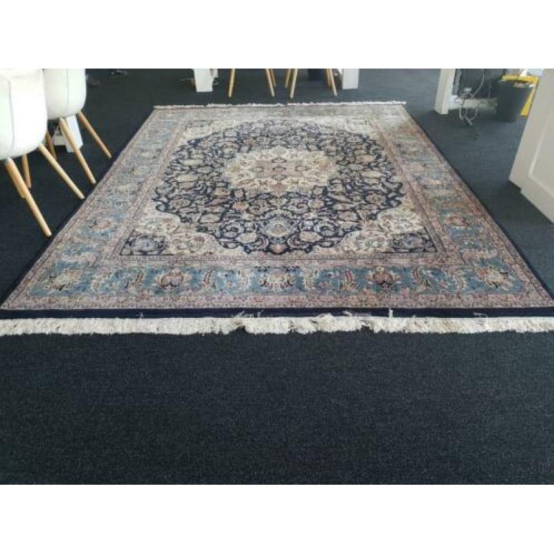 Oosters Tapijt.Handgeknoopt Perzisch tapijt uit Isfahan/Iran