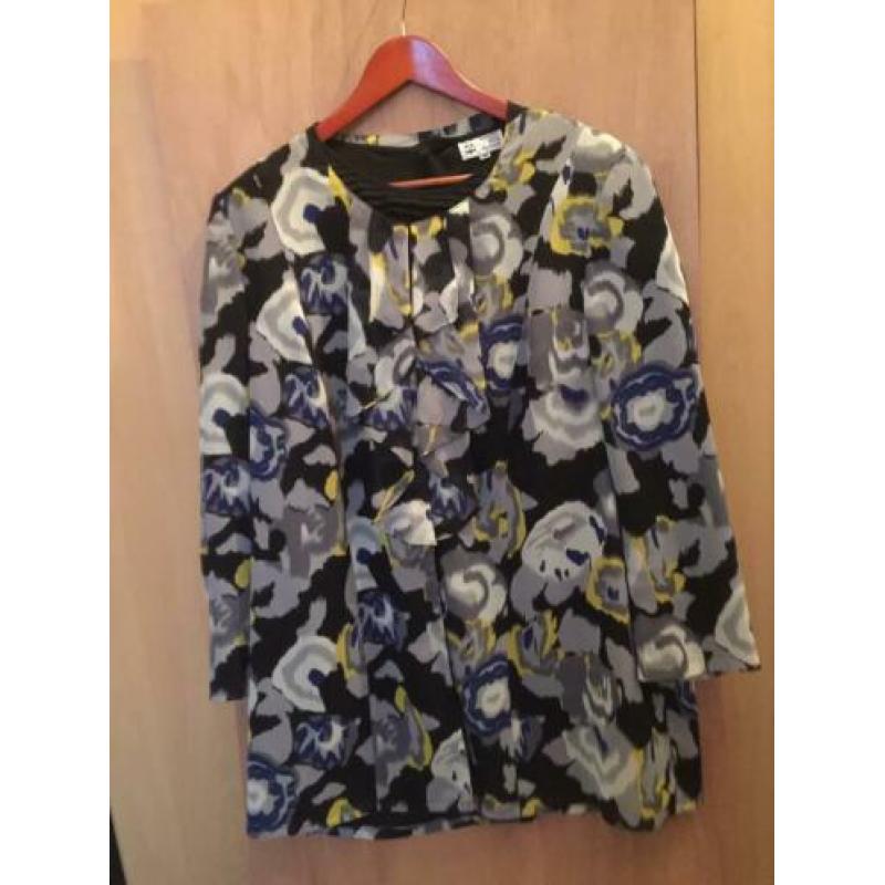 Prachtige blouse met top van Edgar Vos maat 48