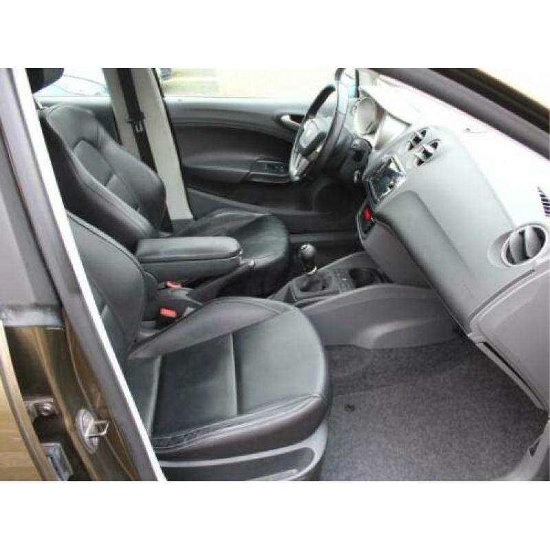 Seat Ibiza ST 1.2 TDI Style Ecomotive LEER / STOELVERWARMING