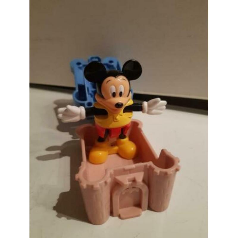 Mickey Mouse in kasteel disneyland