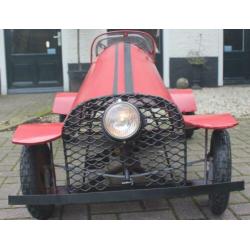Grote (174 cm) racewagen / trapauto / pedalcar / skelter
