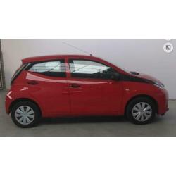 Toyota Aygo 1.0 VVT-i x / *5-DEURS* / AIRBAGS / ABS / LED