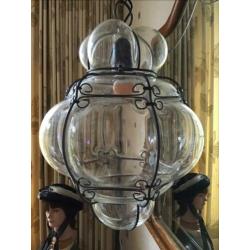 Venetiaanse hanglamp van helder glas geblazen in frame