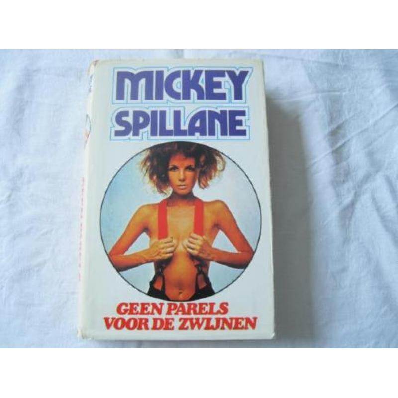 detective: Geen Parels voor de zwijnen, Mickey Spillane